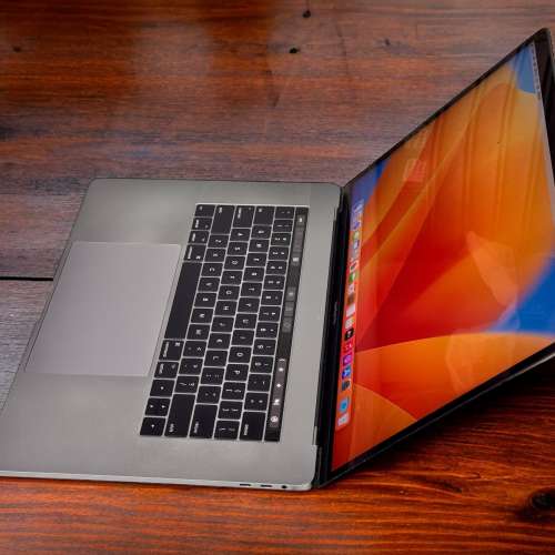 Touch Bar Retina 15寸 MacBook Pro 2017 高配獨顯 HK$3,600