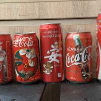 舊版可口可樂汽水罐21個，只可以擺放，收藏觀賞！