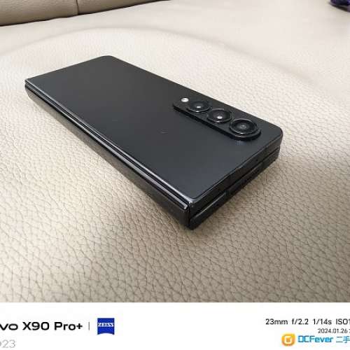 Samsung Z fold 4 12+512 港行 跟 配件 s pen 原裝快充牛 可換機玩