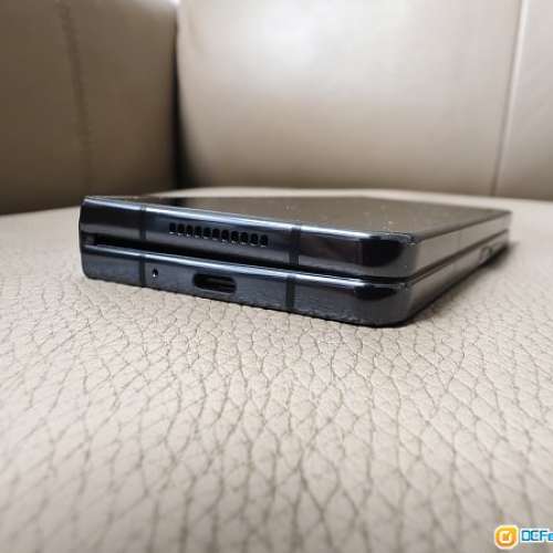 Samsung Z fold 4 12+512 港行 跟 配件 s pen 原裝快充牛 可換機玩