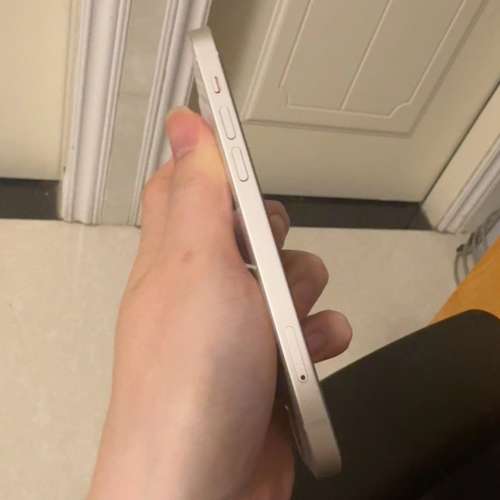 iPhone 12 256G 6.1寸大螢幕，5G 雙卡雙待機，功能全部正常運作，已貼貴價玻璃鋼化...