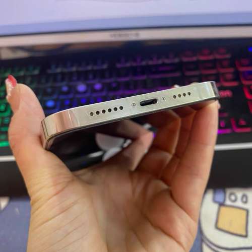 Apple iPhone 12 Pro Max 512G 6.7寸大螢幕，5G 雙卡雙待機，可同時是用兩張實體卡...