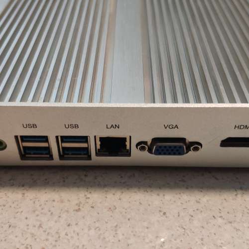 Intel Core i3 5005U無風扇迷你電腦 Fanless mini PC (Win/HTPC/Roon/CAS)