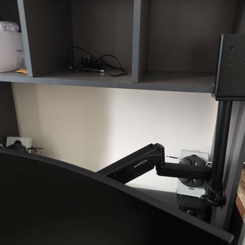 放顯示器支架，可正裝或倒裝