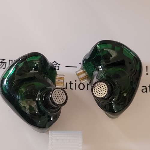 CVJ Freedom自由 1DD + 4 BA 入耳式耳機