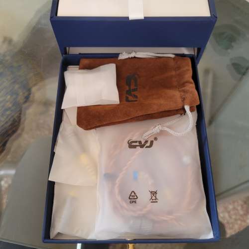 CVJ Freedom自由 1DD + 4 BA 入耳式耳機