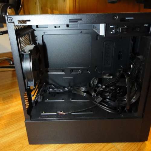 CoolerMaster 機箱 連Antec NX550 火牛 強化玻璃 側透