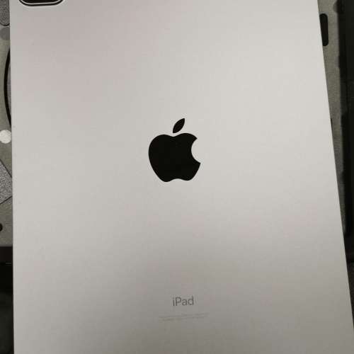 99.99% New iPad Pro 11吋 3代 M1 WIFI版 256GB 全套連全新火牛 電池效能100%有証明