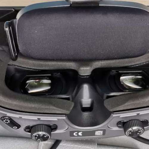 放 99.9% 新 GOOVIS LITE 個人移動影院 / 頭載式顯示器連原裝 Goovis 無線投屏器