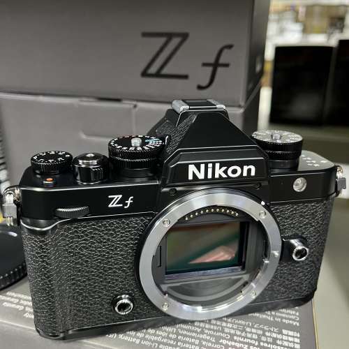 Nikon Zf body, Zf 40mm SE kit 鏡裝