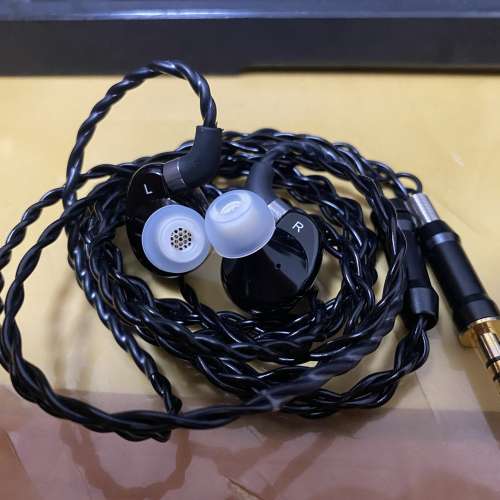 九成新 金4 2pin 4.4 連 夜鶯 平板振膜入耳式耳機