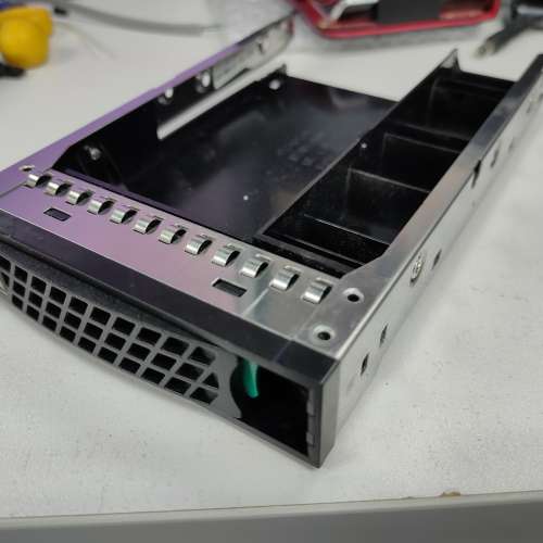 Intel server P/N: G17590-002 2.5" 轉 3.5" disk tray