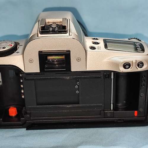 Canon EOS 500N + 28-80 EF