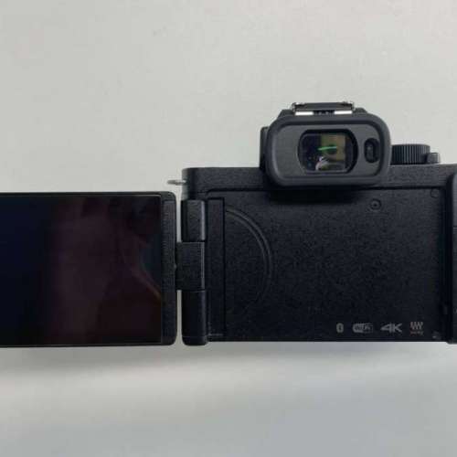 Panasonic Lumix DC-G100