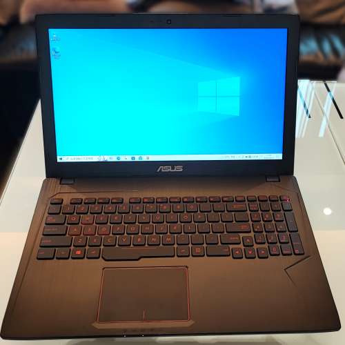 Asus FX553VD notebook computer