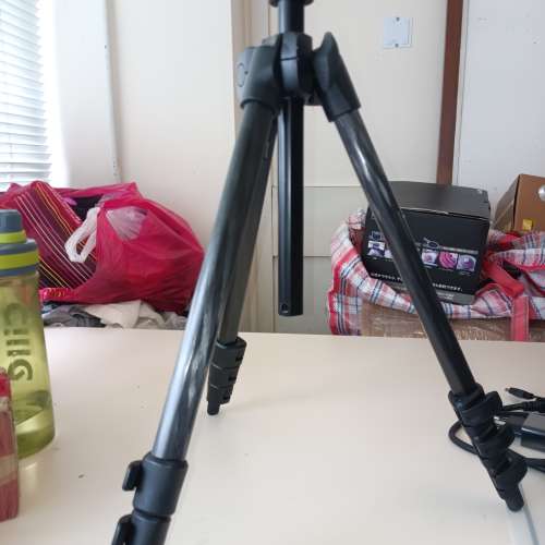 Manfrotto carbon fibre tripod (4 sections)