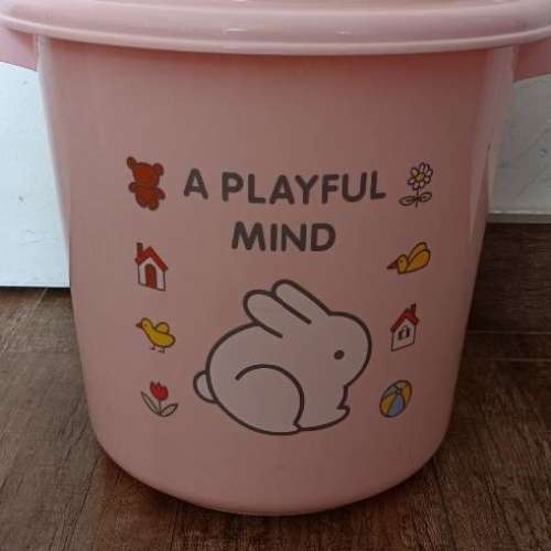 70%NEW 粉紅色 有蓋 塑膠 水桶