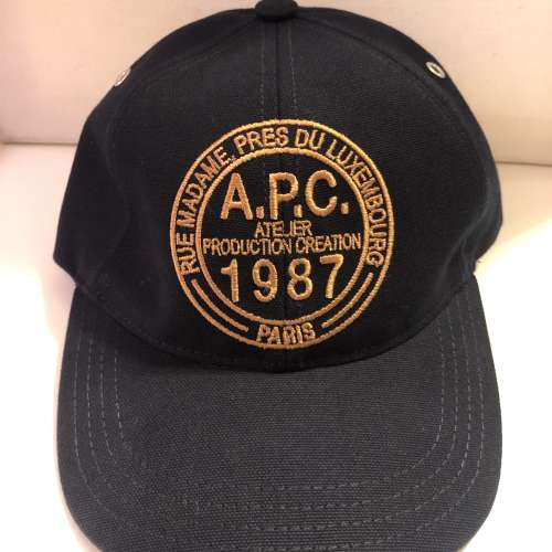 ｛正版全新｝A.P.C.深藍/軍藍色全棉料Cap帽，刺繡logo，背後配可調校扣