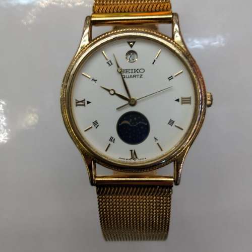 Vintage Seiko Moon Phase Quartz Watch with Mesh Band ( Unisex Size )