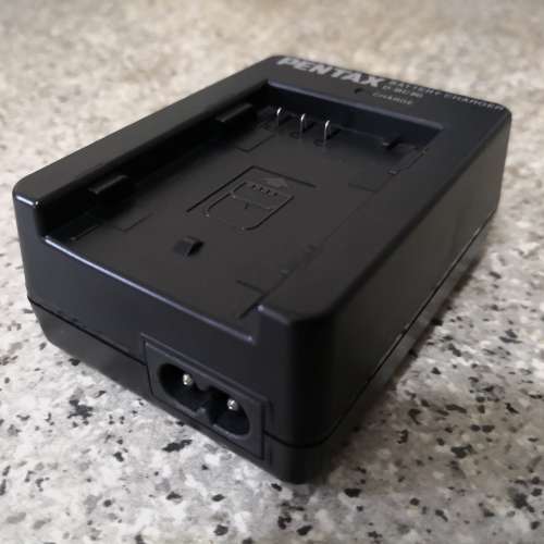 Pentax D-BC90 charger (For Pentax D-LI90 Battery)