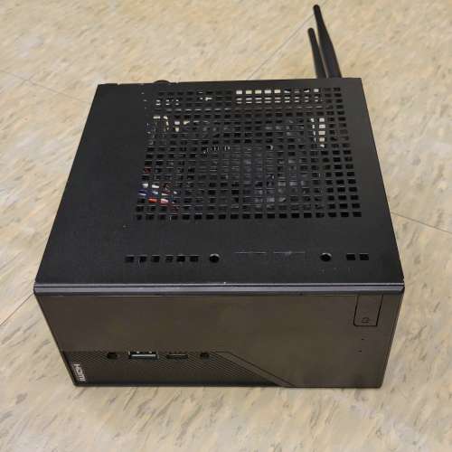 ASRock主機，R5-5600G 16GB 256GB Mini迷你主機