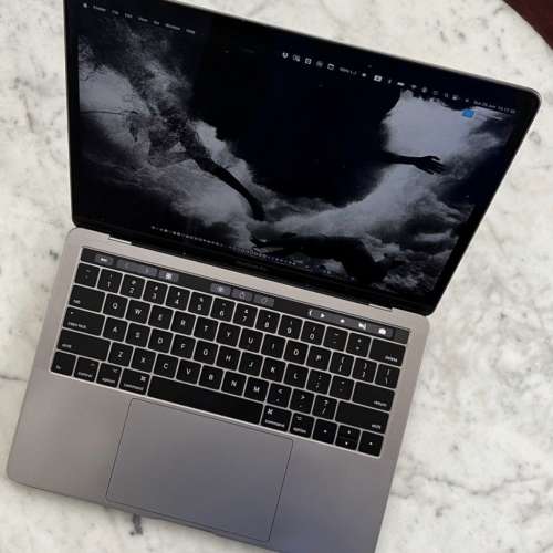 Macbook Pro 13” 2017 Touch Bar i5 16G 512G SSD with Box