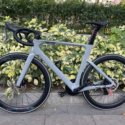 2023 新款 TWITTER R12 PRO 電變26速碟剎碳纖維公路車 送水架前後蛙燈