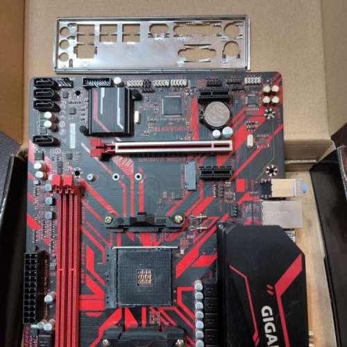 AMD   3600  +    B450M Gaming 連背板