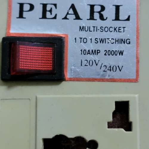 安全 拖板 2個獨立開關 2米長電源線 接線板 萬能插蘇充電電拖板 **第二個插座有點壞...