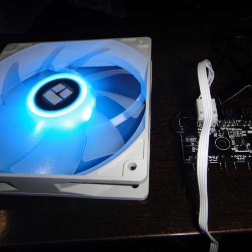 ARGB控制器 風扇控制器 可拖6把ARGB 風扇 送一把風扇