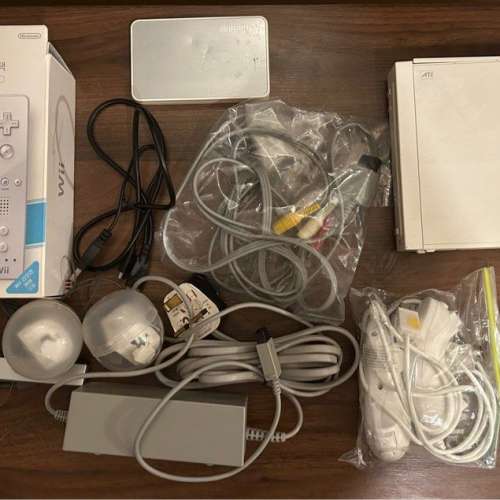 新淨全正常 全套Wii 主機連兩個手制＋wheel＋Pistol＋火牛  Nintendo Wii Console ...