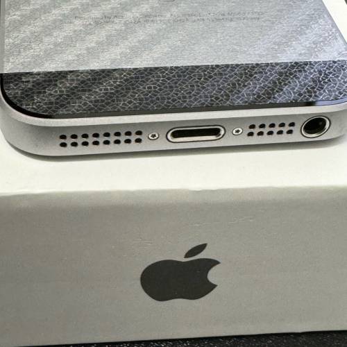 iPhone SE 1st Gen 128GB iOS 14