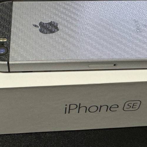 iPhone SE 1st Gen 128GB iOS 14