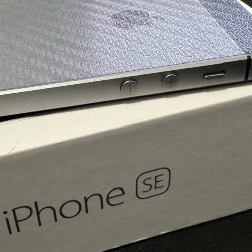 iPhone SE 1st Gen 128GB iOS 14