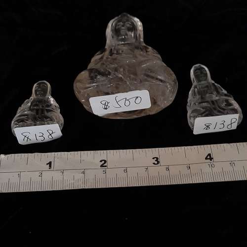 一手三個天然A級水晶觀音，共售六百元單個價錢如照片列出，no.8.1.24。