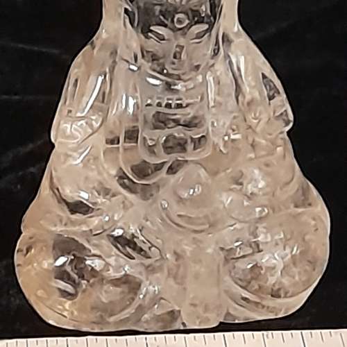 一手三個天然A級水晶觀音，共售六百元單個價錢如照片列出，no.8.1.24。