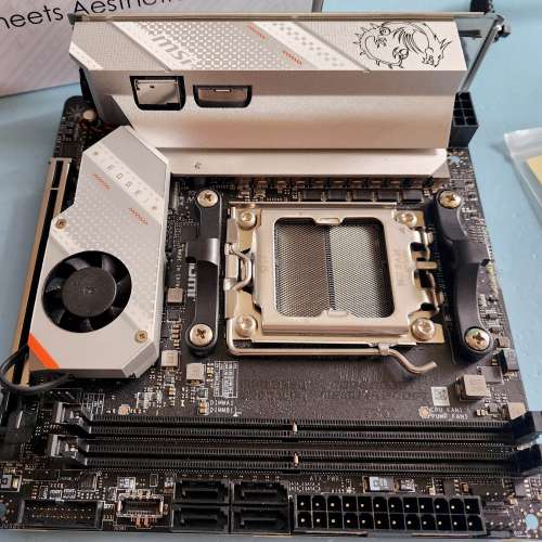 MSI MPG B650I EDGE WIFI DDR5,Socket AM5 Mini-ITX Motherboard