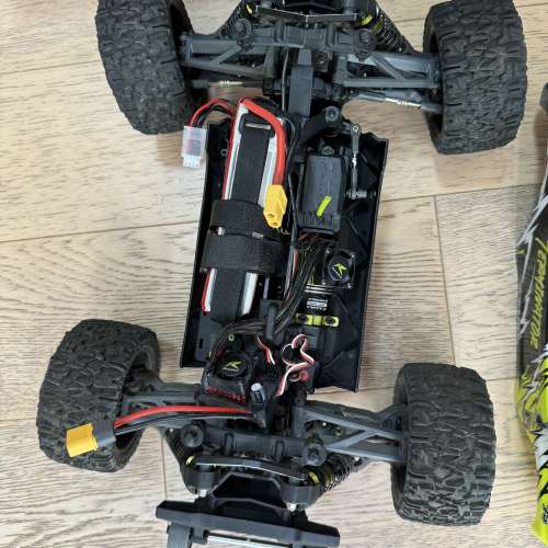 Omni terminator 雷拉诺全能终结者 全車原裝件下地幾次 加一塊red 5200mah 3s 45c ...