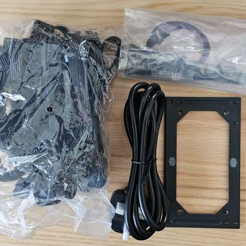 Cooler Master 1100W SFX Platinum PSU 行保