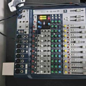 Soundcraft Signature 12 mixer