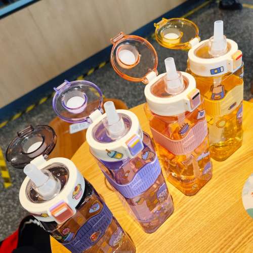 900ML 戶外便攜運動杯 🏋️&zwj;♂️ 健身運動水瓶 💧免費贈送水杯貼紙