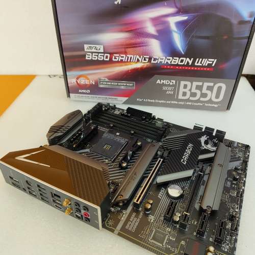 MSI B550 Gaming Carbon wifi