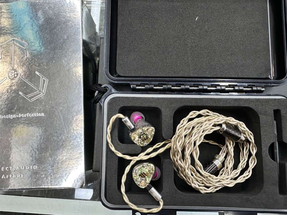 Empire Ears x Effect Audio Arthur 絕版限量款- 二手或全新Earphones