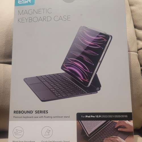 ESR Magnetic Keyboard (For Ipad Pro 12.9 2022/2021/2020/2019)