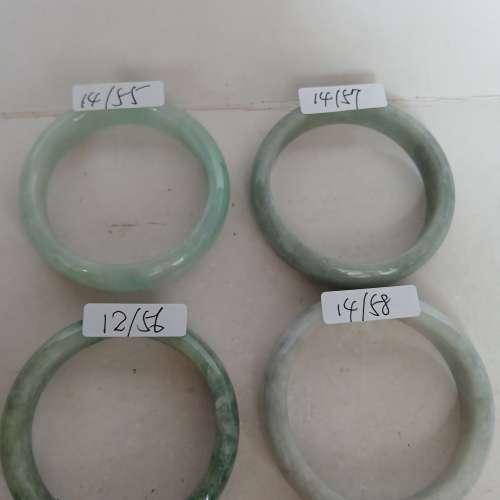 一手七隻玉鈪共售600元，單一售150元  ，不保A有瑕疵石紋。no.D11.10.24