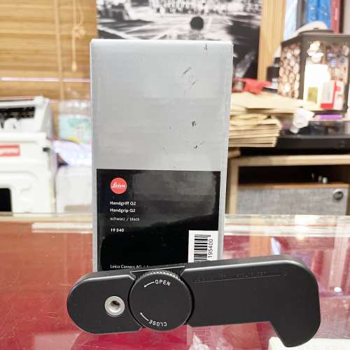 Leica Handgrip For Q2 (Used)