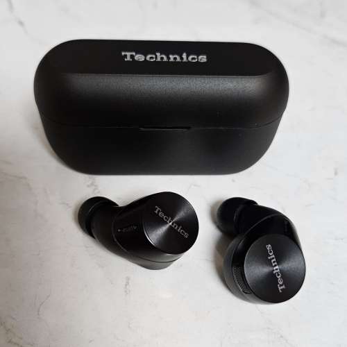 Technics AZ60M2