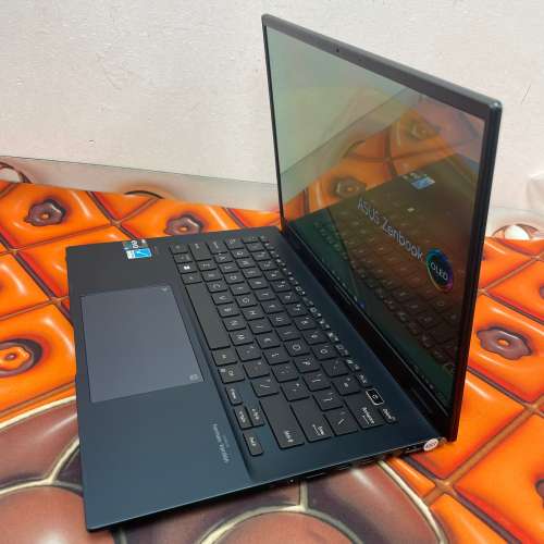 (荃灣實體店 機身靚仔 ) Asus Zenbook 13.3寸OLED Mon i5-1240P 16核心  16gb ram/...