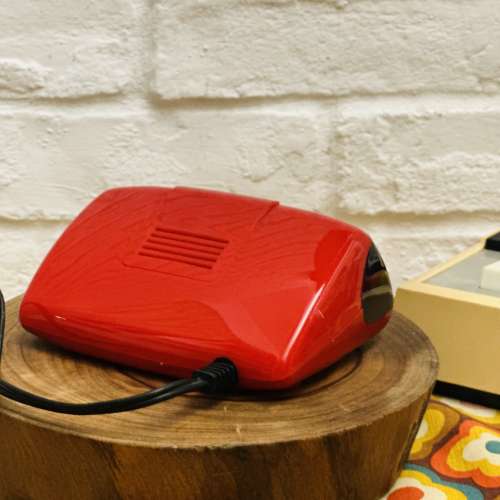 出售 昭和時期 seiko精工 電子數字鐘,經典紅色,使用110v電壓,100%正常,款式經典,有...