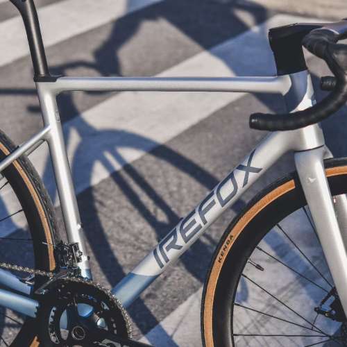 2023 新款 IREFOX R7000 22速 線拉油剎 碳纖維公路車 送水架前後蛙燈